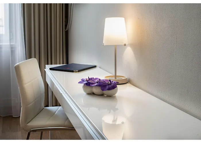 Ter Streep Отель Остенде